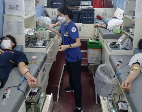 직원 헌혈 사진