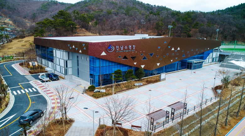 진남수영장 건물 사진