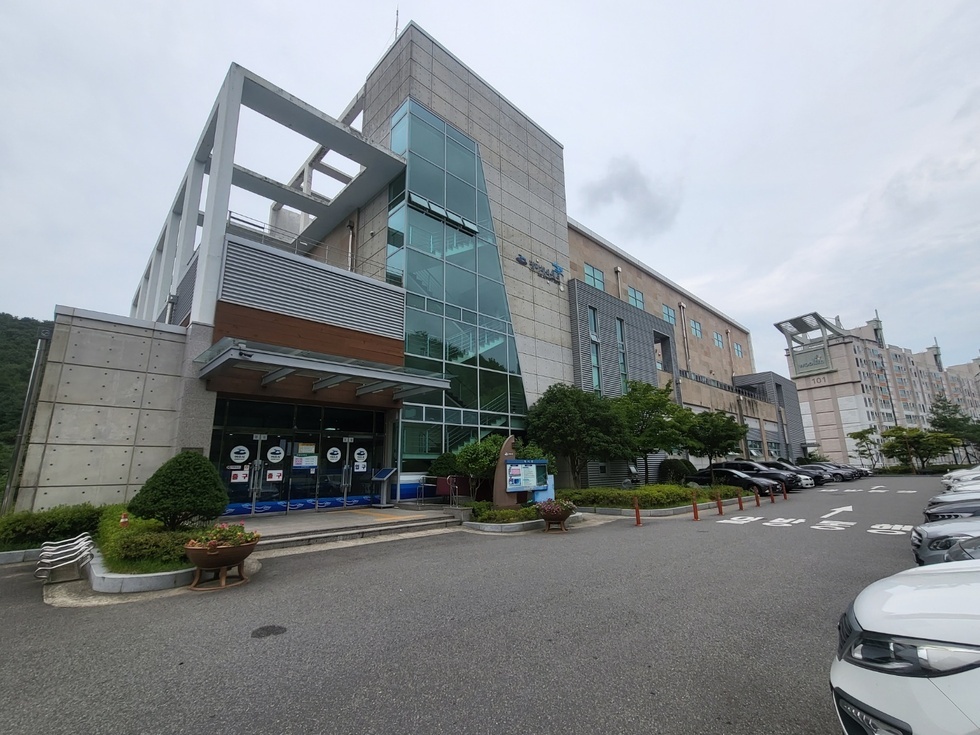 망마국민체육센터 건물 모습