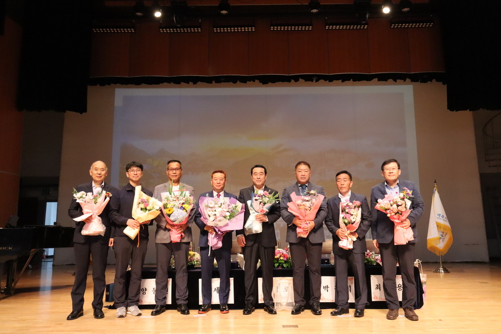 지난 28일 오후 진남문예회관에서 여수시도시관리공단 임직원 300여 명이 참석한 가운데, 2024년 상반기 퇴임식이 열렸다